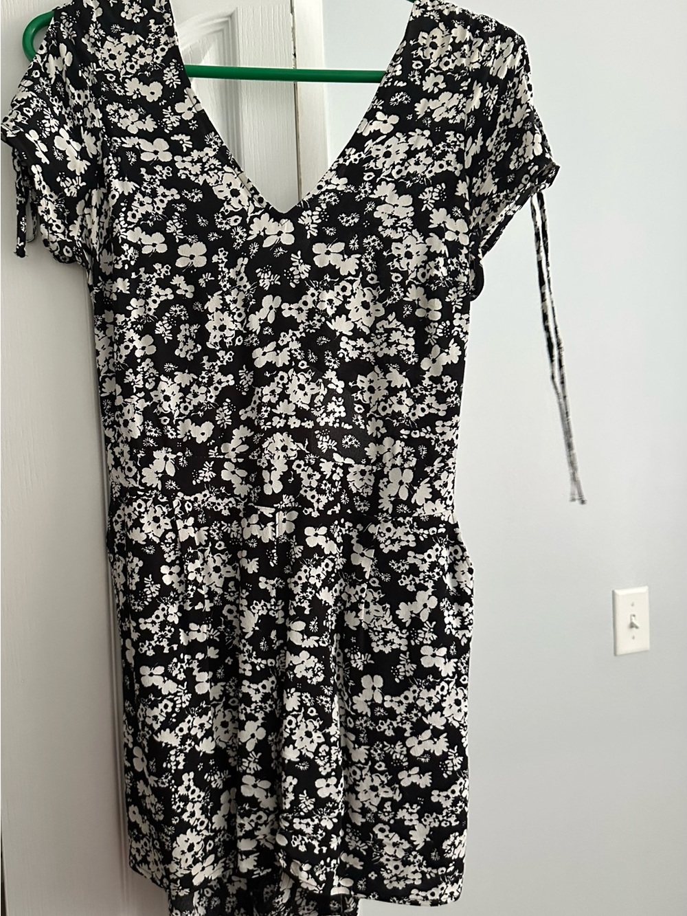 Black & White Floral V-Neck Women's Romper